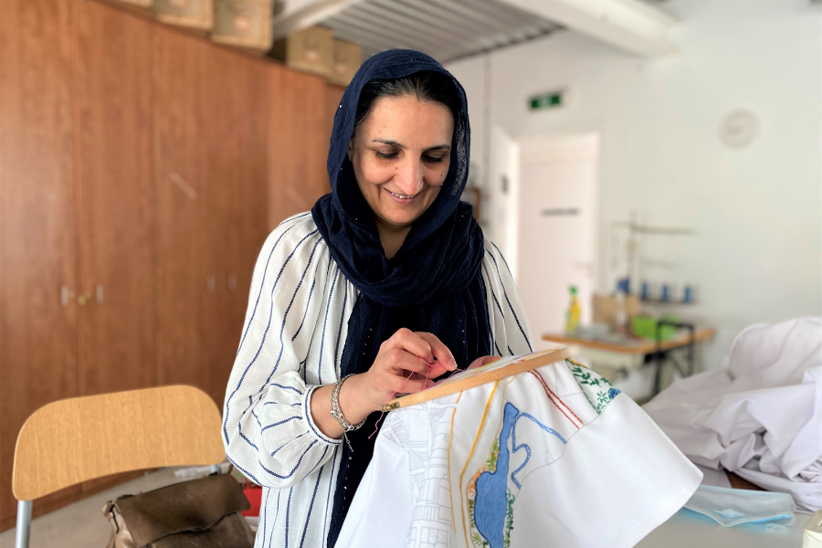 punch instructeur Diakritisch Project STST2.0: "In Afghanistan borduren we al eeuwenlang. Ik ben blij dat  ik het kan doorgeven." | atlas, integratie & inburgering Antwerpen